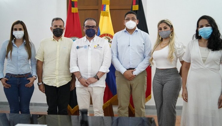 Firmantes del convenio para iniciar los estudios y diseños del Centro de Convenciones de Villa del Rosario. / Foto cortesía 