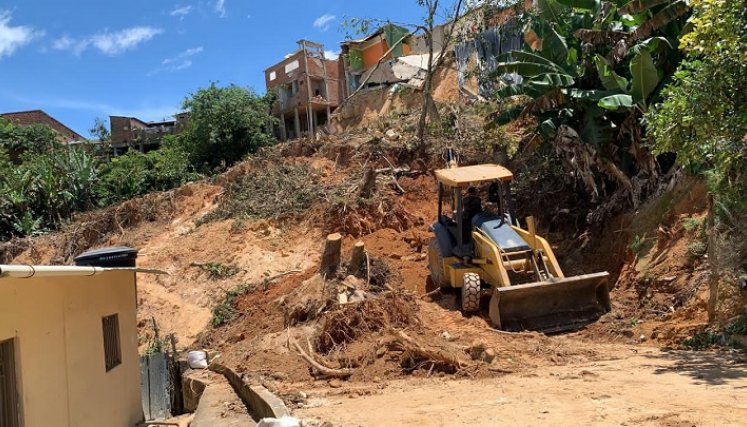 Se avanza en los estudios para un drenaje,  pues existe un nacimiento de agua en el sector.  