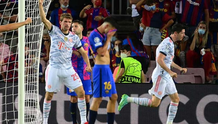 El Barcelona tuvo un mal inicio en la fase de grupos de la Liga de Campeones al perder en su casa ante el Bayern Múnich.