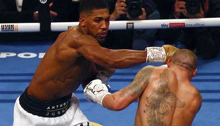 El boxeador británico Anthony Joshua, de la categoría de los pesos pesados, perdió sus tres cinturones mundiales. 