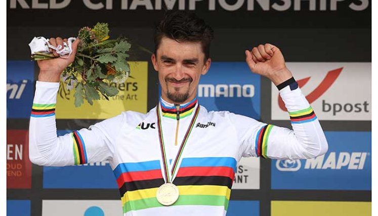 El ciclista ffrancés julian alaphilippe repite título de campeón del mundo de ruta.