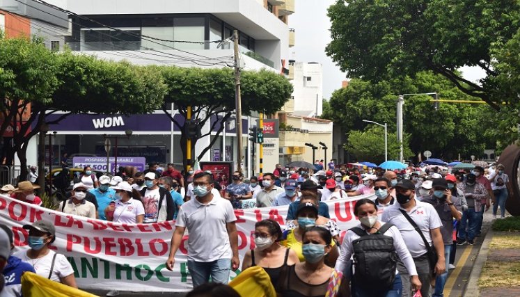 La Policía Nacional y la Defensoría del Pueblo acompañaron la jornada de manifestación. / Foto: Pablo Castillo/ La Opinión 