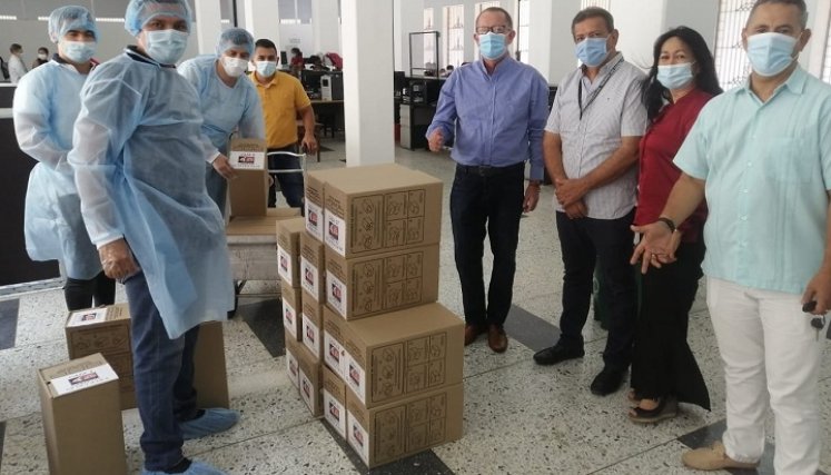 El comité que promueve la revocatoria entregó 120.000 firmas en agosto./Foto archivo La Opinión