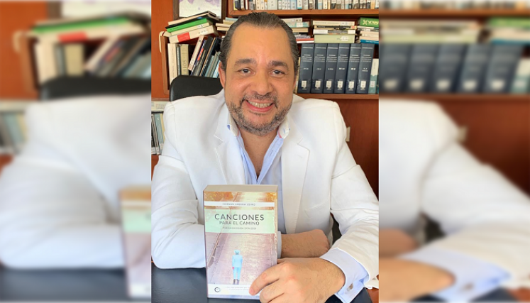 Hernán es médico, ensayista y poeta, tiene 56 años.