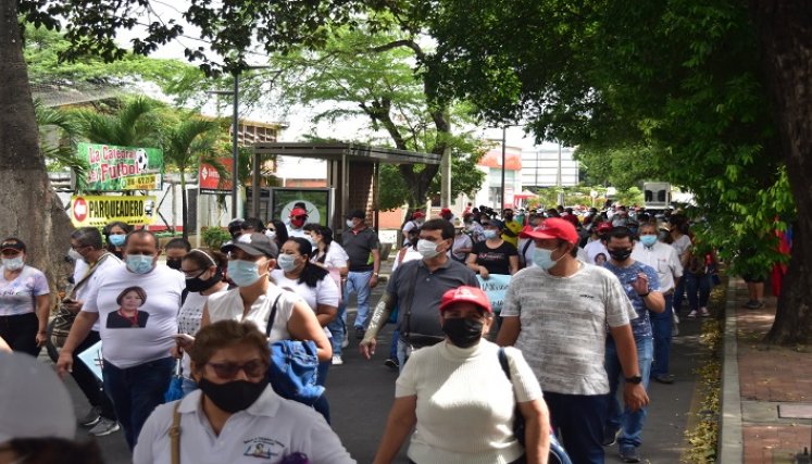 Los docentes se manifestaron de manera pacífica. / Foto: Pablo Castillo/ La Opinión 