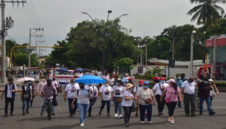 La Policía Nacional y la Defensoría del Pueblo acompañaron la jornada de manifestación. / Foto: Pablo Castillo/ La Opinión 