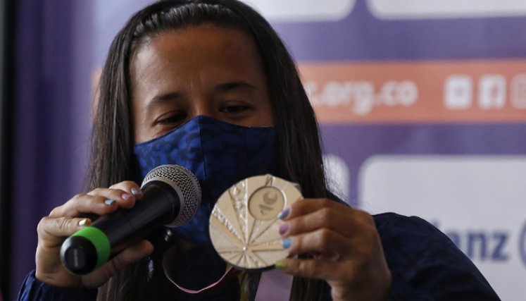 En lanzamiento de peso (F41),  Mayerli Buitrago, con una marca de 9.94m, dio otra presea al país.  / Foto: Colprensa