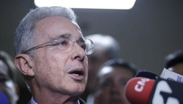 “Yo no voy a apoyar candidatos”, asegura Uribe