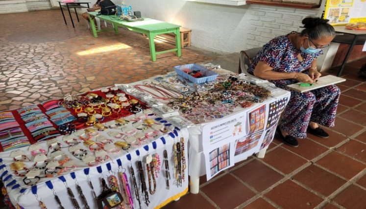 Capacitaron a los 'abuelos' emprendedores en la era digital./Foto: cortesía