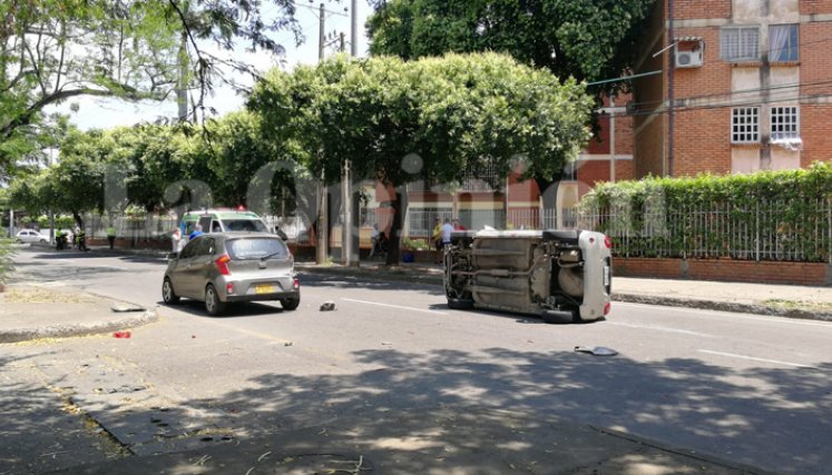 Uniformados de la Seccional de Tránsito y Trasporte de la Policía Metropolitana de Cúcuta (Mecuc) arribaron al lugar para hacer el levantamiento del siniestro vial. / Foto: La Opinión