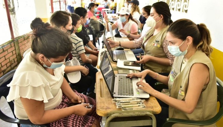 El Banco del Progreso brindó asesoría a los habitantes de Agua Clara./Foto Cortesía