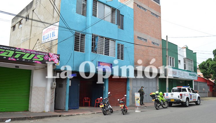 En un hotel, dos hombres fueron heridos a puñaladas  