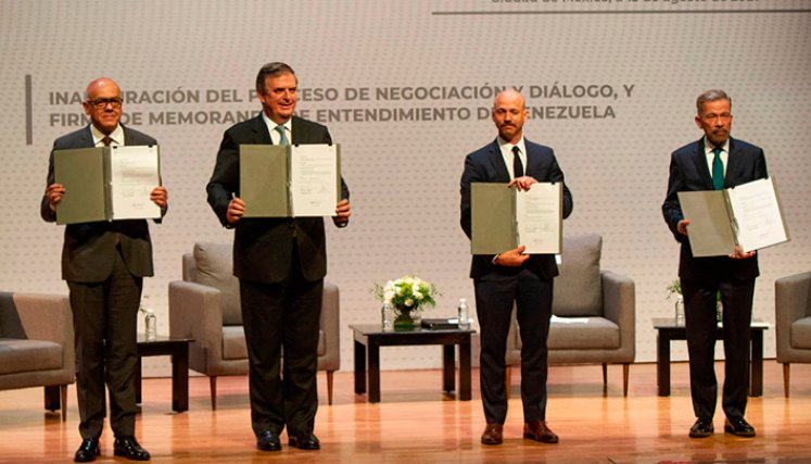 Comienza diálogo de oposición y oficialismo venezolano