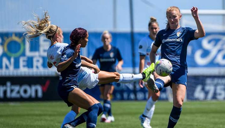 La liga femenina de los Estados Unidos no se jugará hasta no esclarecer las denuncias  por acoso sexual.