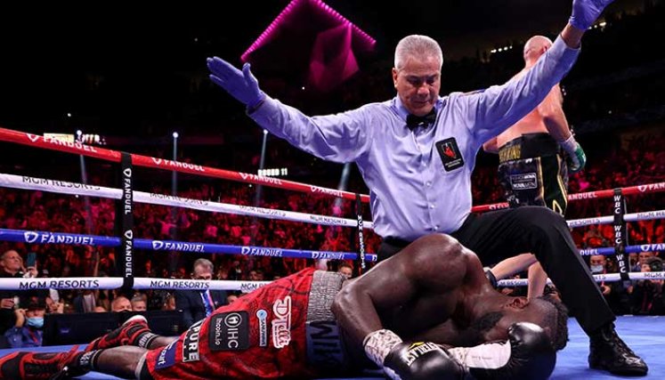 El estadounidense Deontay Wilder, soportó de masiado la paliza que le propinó Tayson Fury, por el cetro del CMB de los pesos completos.