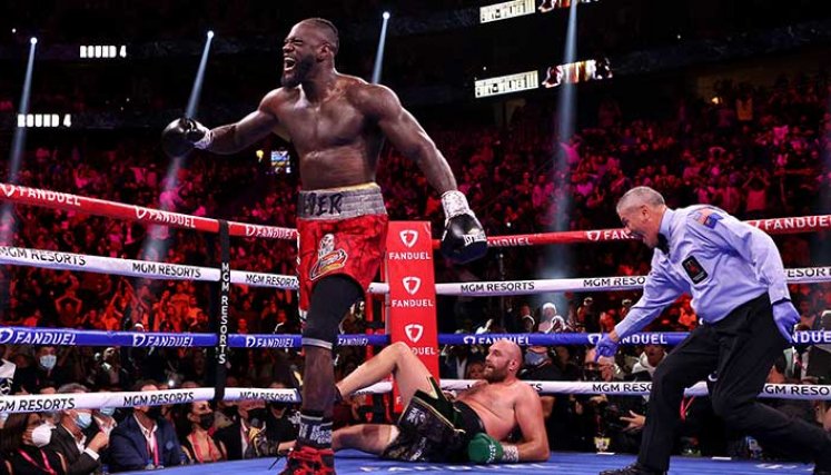 Tyson Fury también sintió los poderosos puños de Wilder, que estaba decidido a llevarse el título.