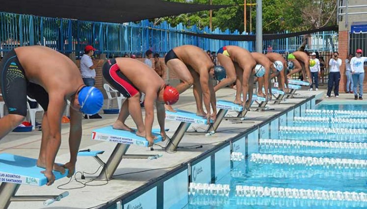 Una buena participación se vio en el Copa Bicentenario de natación que se disputó en el Complejo Acuático.  