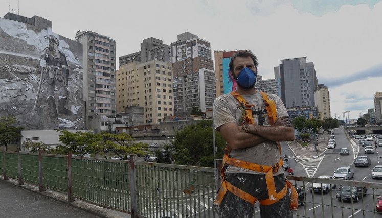 Mundano, un artista local que liga sus obras a causas sociales. /AFP