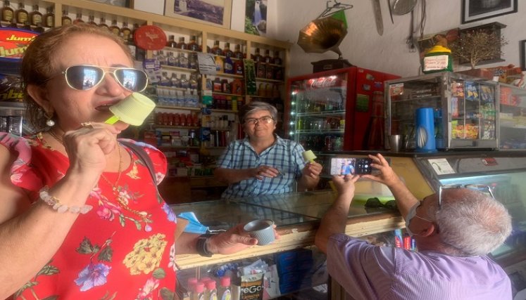 Desde distintas latitudes llegan turistas para saborear los helados de yuca y aguacate.
