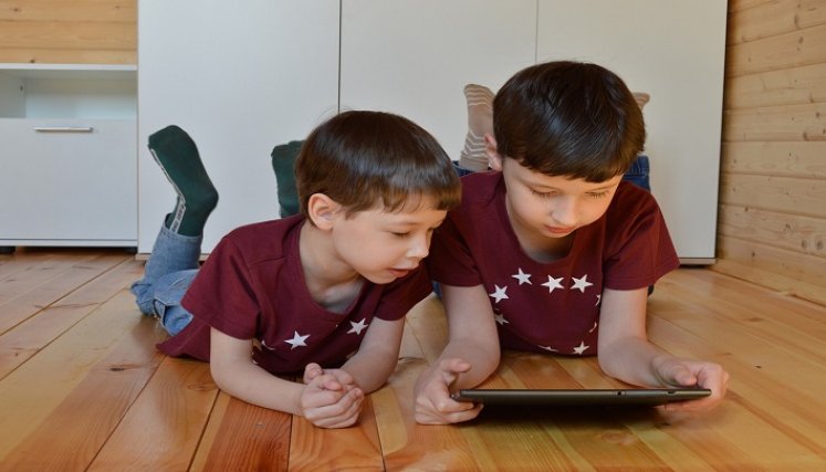 Advierten de peligros de internet en los niños