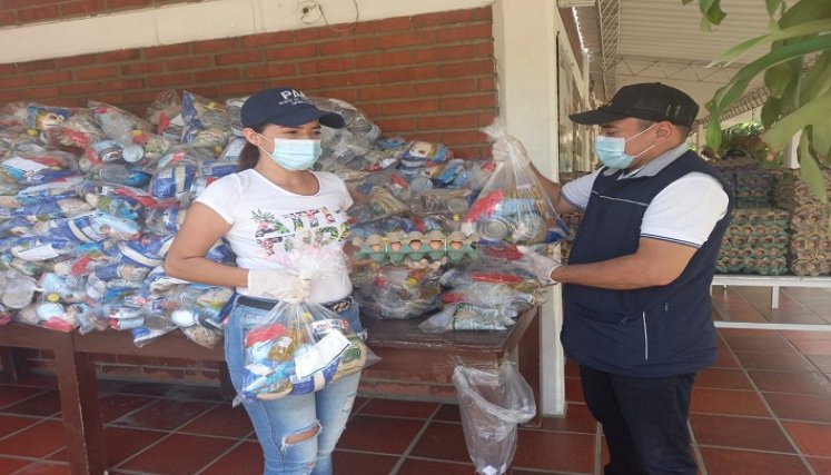 Manejo trasparente de los recursos para suministrar las raciones a los niños.