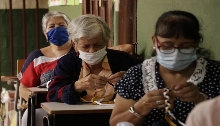 Colombia Mayor promueve talleres de manualidades. / Foto Cortesía.