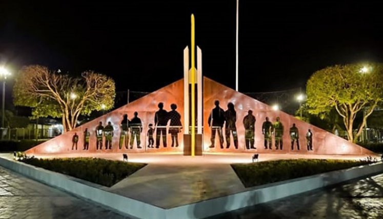 Monumento “En búsqueda de la trascendencia”