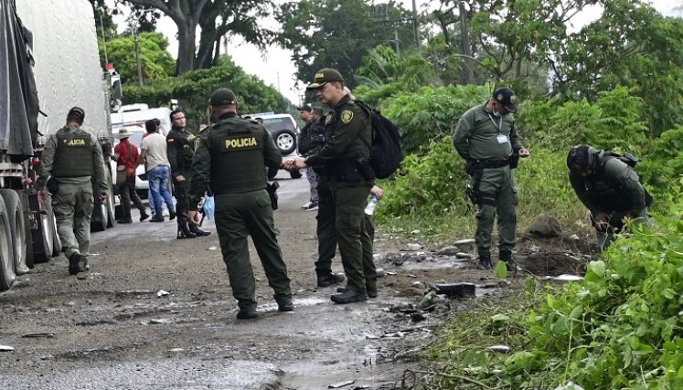 La Policía hizo las pesquisas en el lugar, una hora después de la explosión.