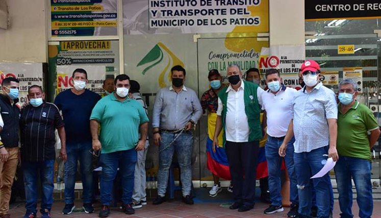 son más de 25 los gestores en huelga de hambre./Foto Jorge Gutiérrez/La Opinión