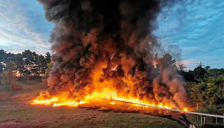 Explosión en oleoducto provocó incendio en Barrancabermeja