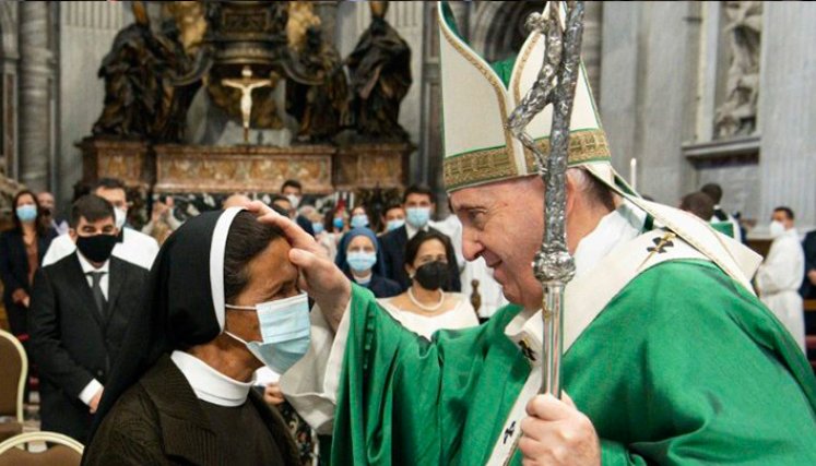 El breve encuentro entre el Papa y la hermana Gloria Narváez