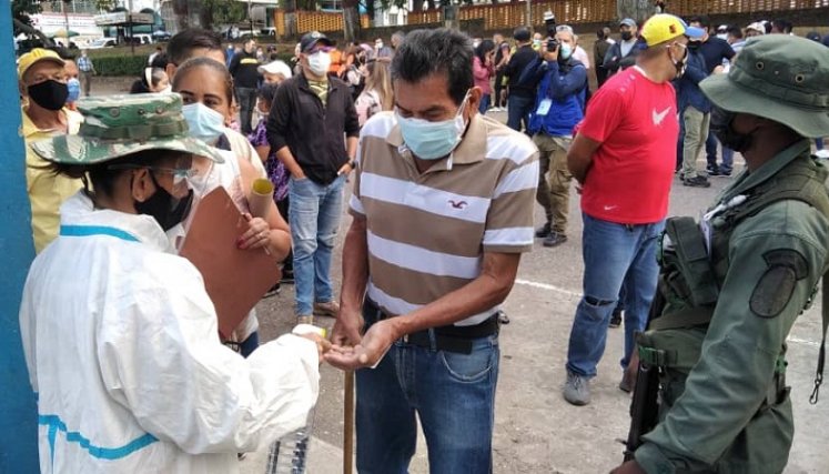 Ciudadanos denunciaron cambios arbitrarios en el registro electoral hacia otras ciudades. /Foto: La Opinión