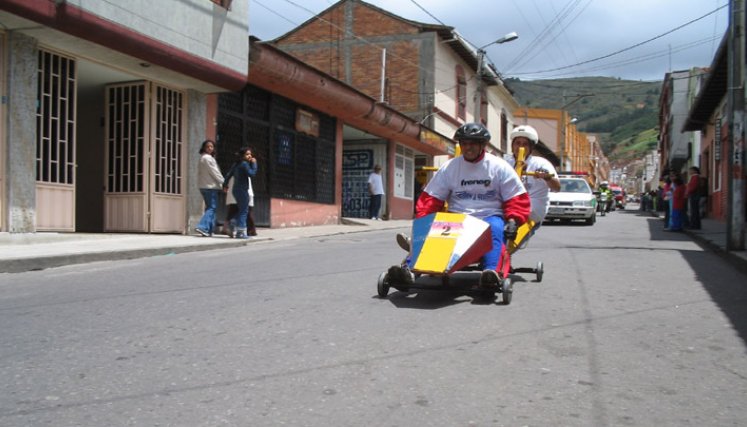  Este año se hizo una sala válida con seis carritos. Foto: Roberto Ospino/La Opinión.