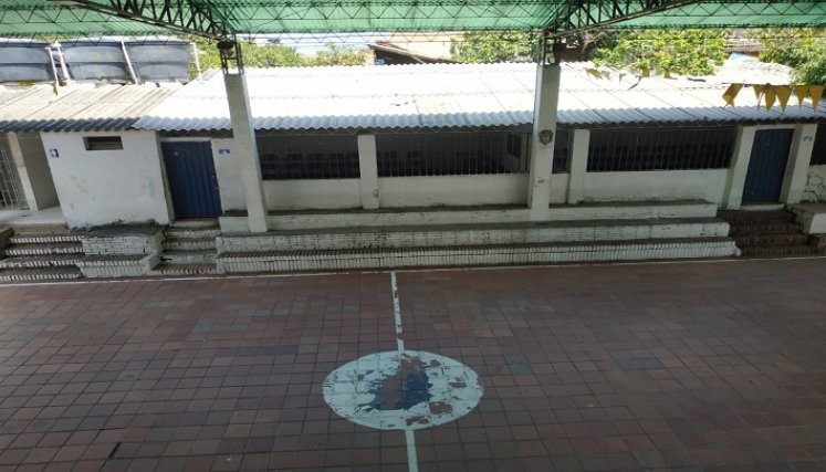 Padres de familia manifiestan que no enviarán a sus hijos al colegio, hasta que este no garantice todas las medidas sanitarias. /Foto: Cortesía / La Opinión 