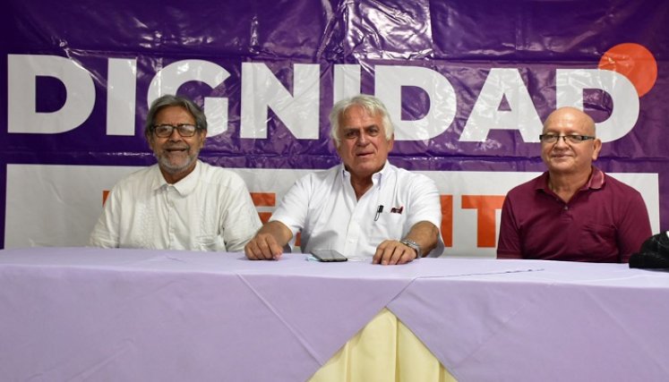 Juan Manuel Ospina (centro) estuvo recientemente en Cúcuta, presentando Dignidad./ Foto Pablo Castillo-La  Opinión