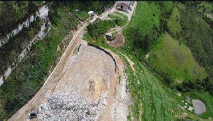 En la parte superior del relleno construirán la celda que ampliará la utilidad de La Cortada. Foto: Cortesía/La Opinión.