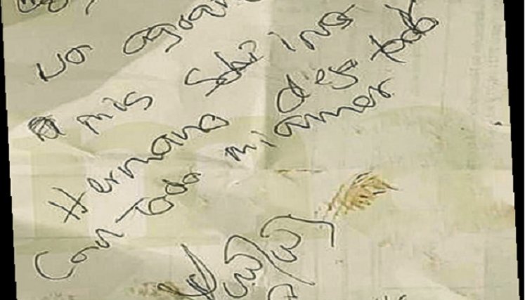 La carta estaba manchada de sangre, encima de la cama y a pocos metros de los cuerpos.