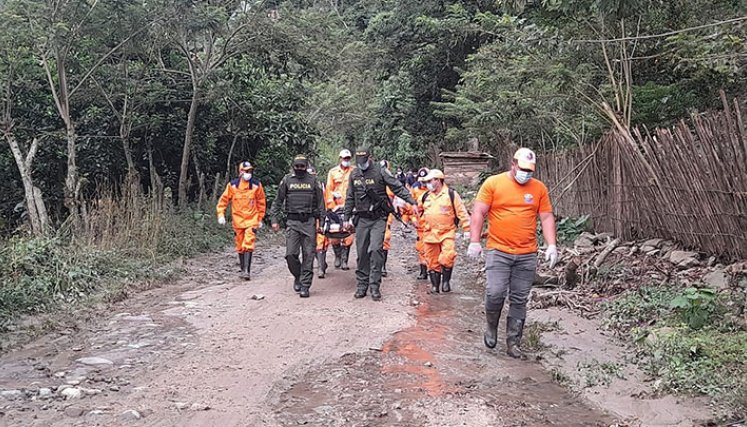 Prestan ayuda a abuela enferma en Cáchira 