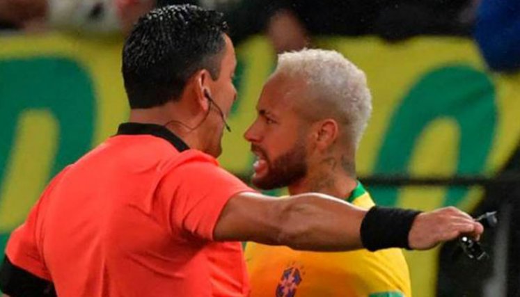 Conmebol suspende al árbitro que no expulsó a Neymar ante Colombia