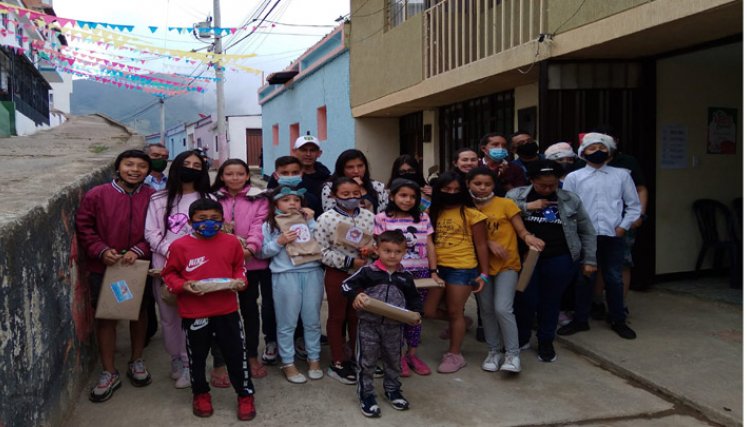 Los niños hacen parte de los procesos comunales del barrio. Foto: Cortesía/La Opinión.