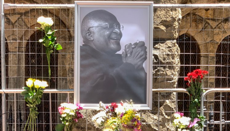 Los hábitos de Desmond Tutu lo salvaron de ser encarcelado y su lucha pacífica fue reconocida con el Premio Nobel de la Paz en 1984. / Foto: AFP