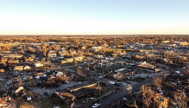 Kentucky empieza a evaluar daños causados por los tornados. /AFP
