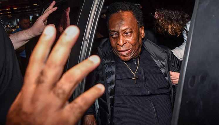 Pelé, astro histórico del fútbol. 