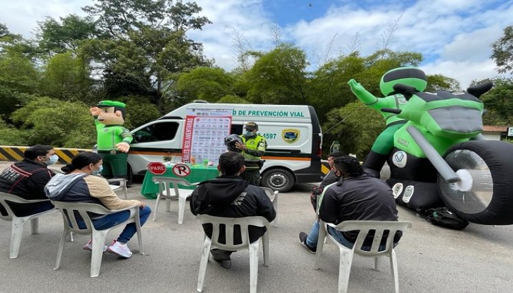 Los controles involucran todas las modalidades de la Policía. Foto: Cortesía/La Opinión.