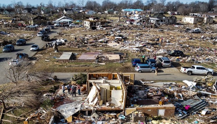 ¿El cambio climático provocó los catastróficos tornados que azotaron Estados Unidos el fin de semana pasado? /AFP