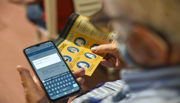 •	Con 800 asistentes se inauguraron los 6 primeros parques con WiFi gratis. / Foto: Cortesía / La Opinión 