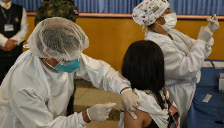 Los efectos conocidos de las variantes son un aumento potencial en la transmisibilidad del virus, incluso hasta el punto de la reinfección de aquellas personas que están vacunadas o que se han recuperado de una infección previa por SARS-CoV-2. / Foto: Colprensa