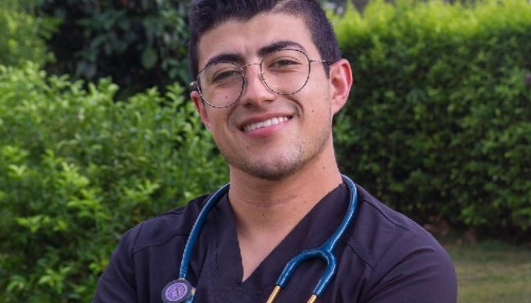 Juan C. Calvo combina la medicina con la música