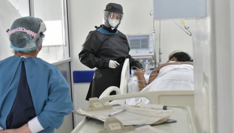 El país tiene que prepararse para 40 mil contagios diarios de covid: Duque