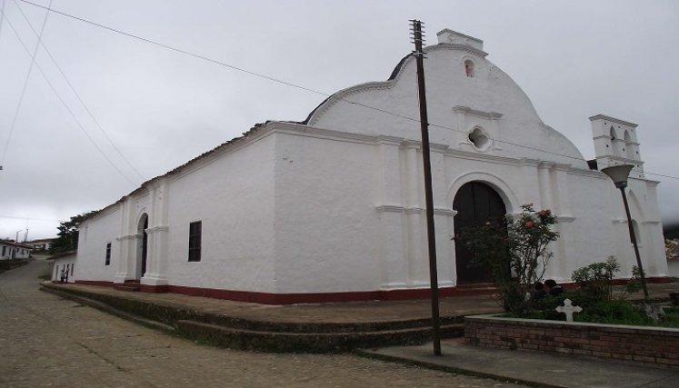 Campesinos no saben qué camino tomar.